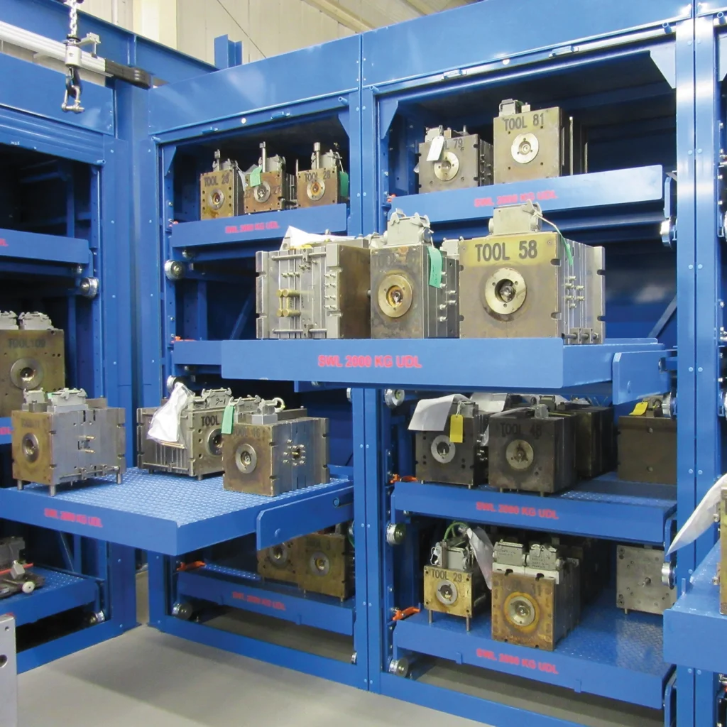 Globeius racks cranes